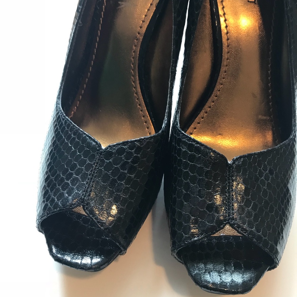 Nine West Black Peep Toe Heels